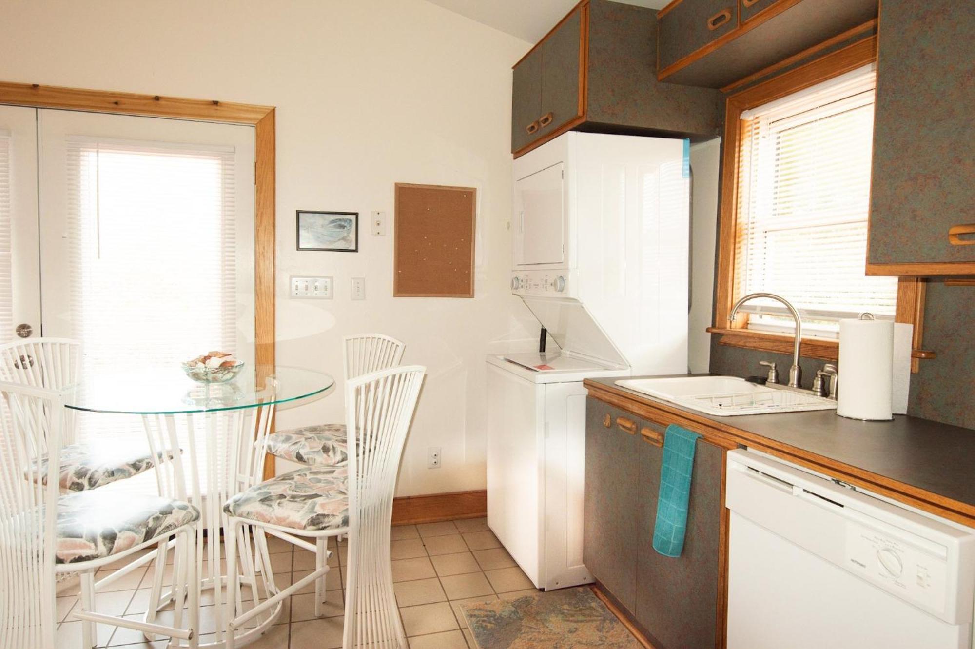Upstairs 1Br Beach Apartment In The Heart Of The Vibe District 5 Minute Stroll To Beach 1480 Virginia Beach Exterior photo