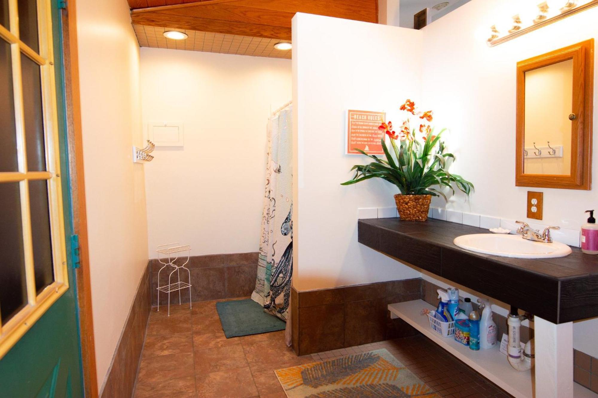 Upstairs 1Br Beach Apartment In The Heart Of The Vibe District 5 Minute Stroll To Beach 1480 Virginia Beach Exterior photo